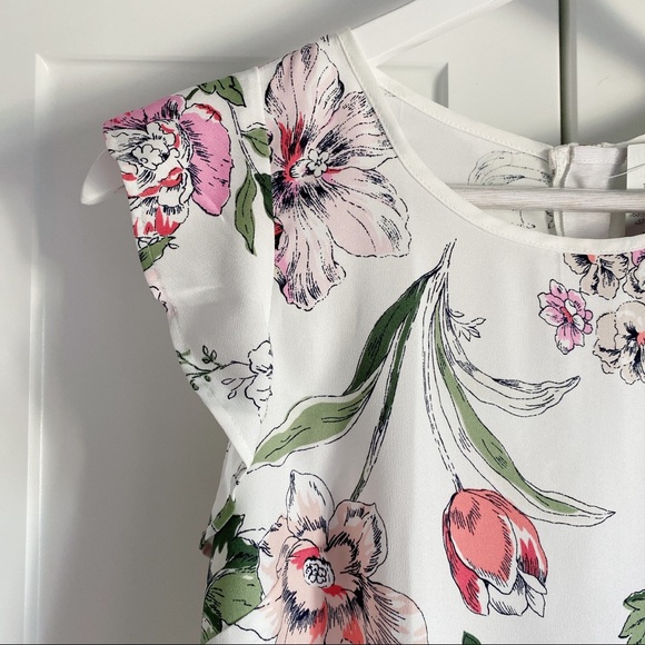 NWT Ann Taylor flutter sleeve top - Picture 3 of 9